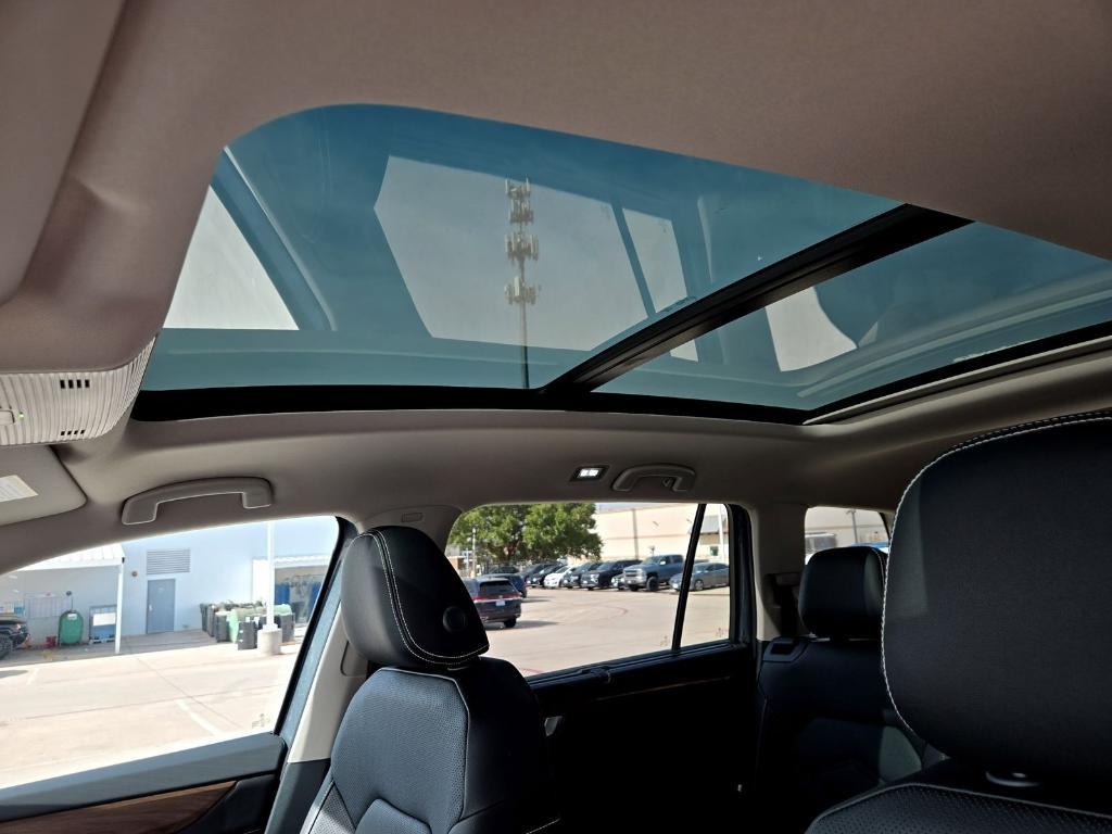 new 2025 Volkswagen Atlas car, priced at $42,186