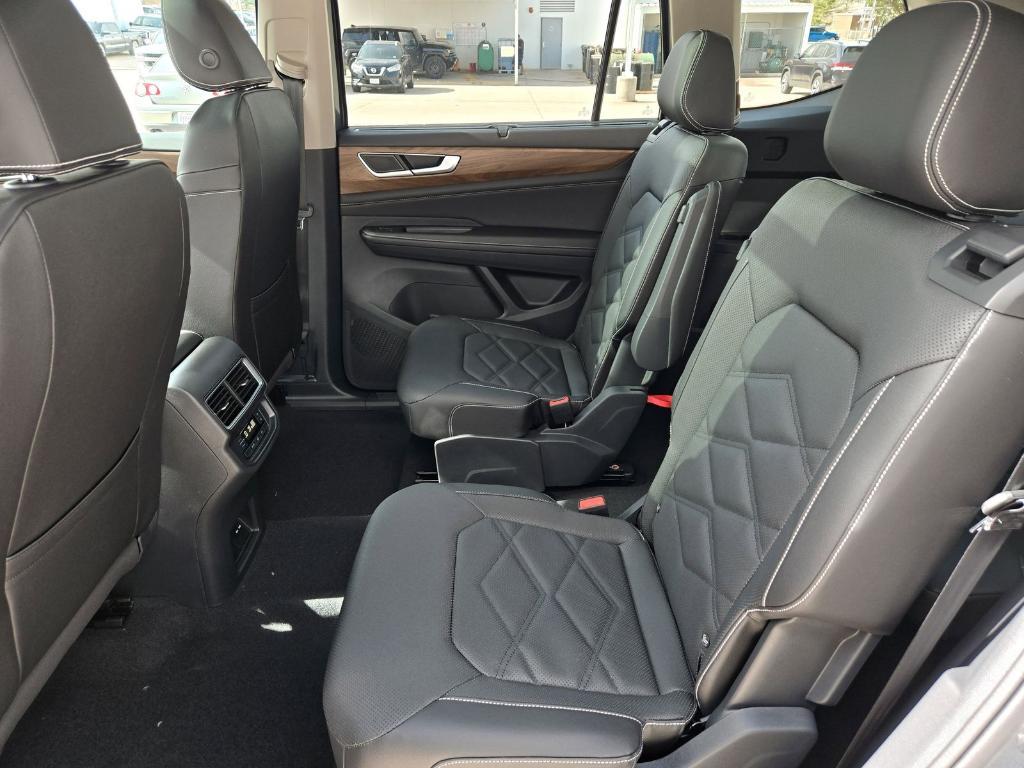 new 2025 Volkswagen Atlas car, priced at $42,186