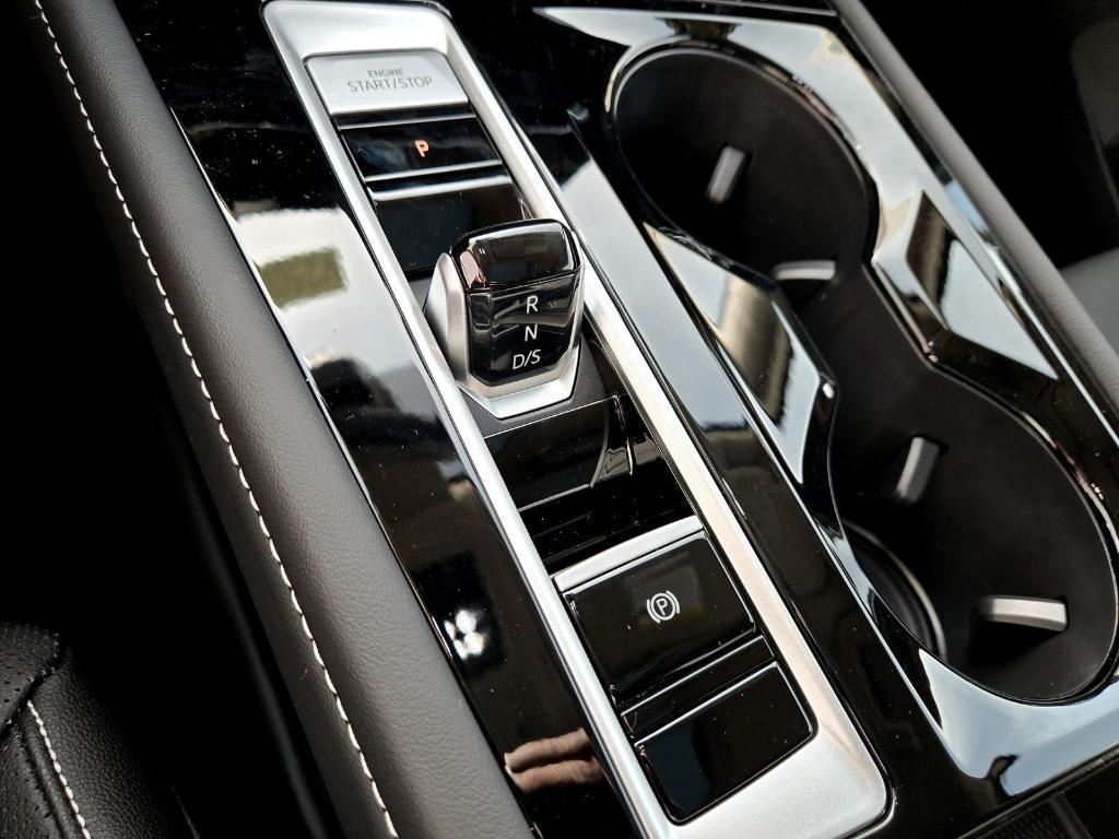 new 2025 Volkswagen Atlas car, priced at $42,186