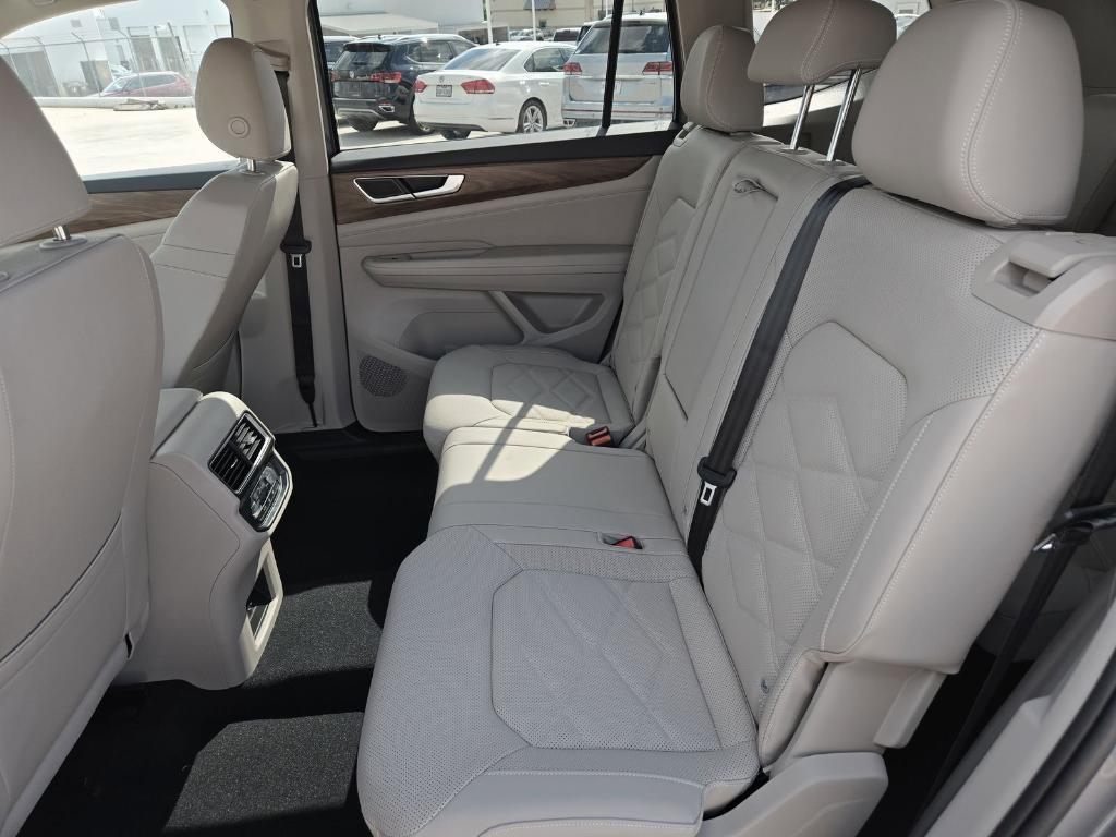 new 2025 Volkswagen Atlas car, priced at $37,247