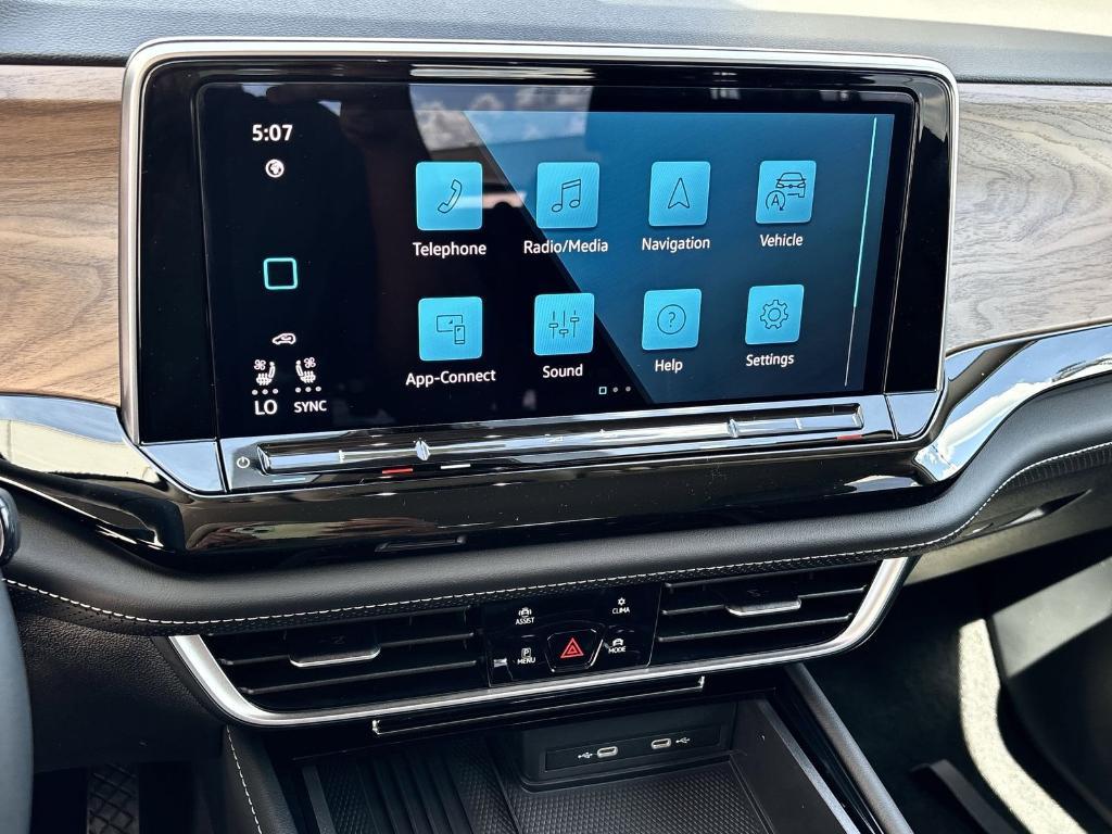 new 2025 Volkswagen Atlas car, priced at $39,481