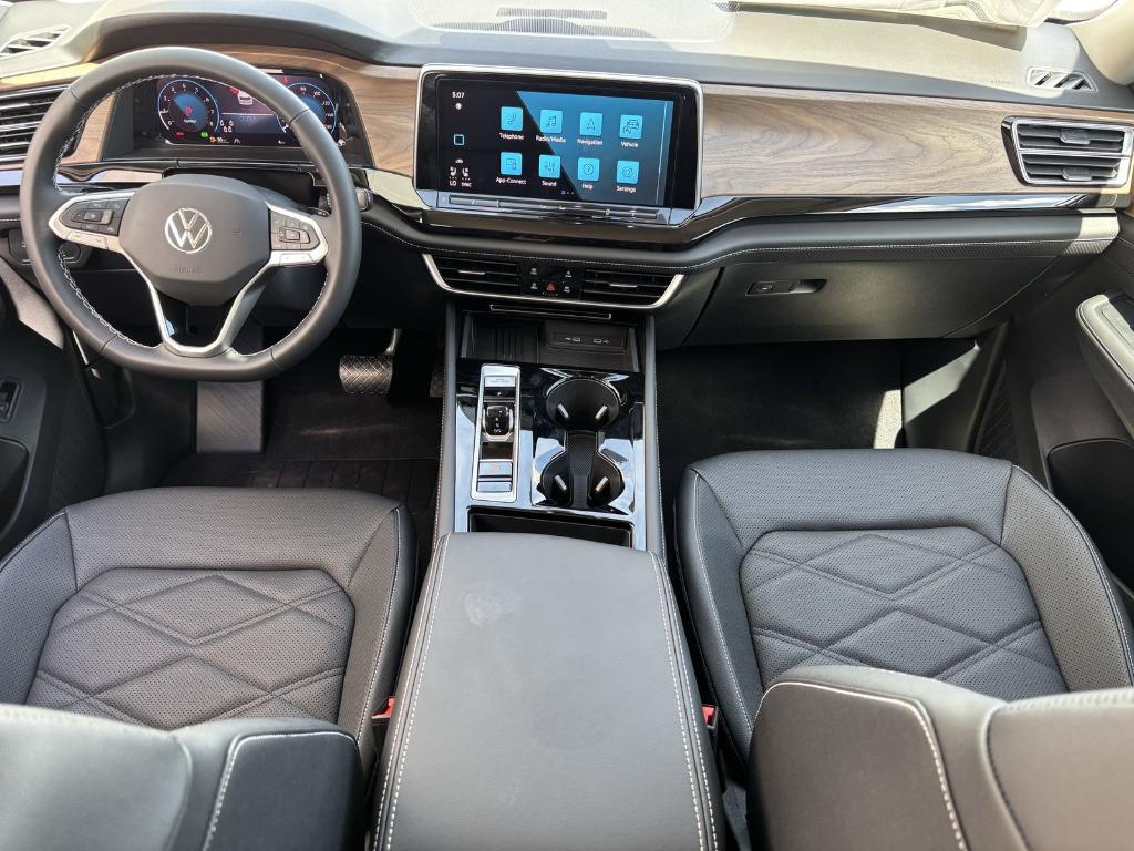 new 2025 Volkswagen Atlas car, priced at $39,481