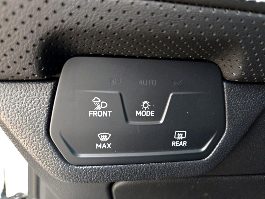 new 2025 Volkswagen Atlas car, priced at $36,722