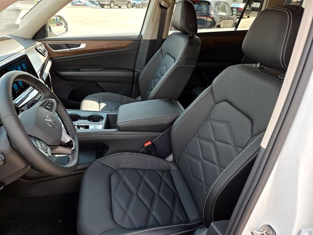 new 2025 Volkswagen Atlas car, priced at $36,722