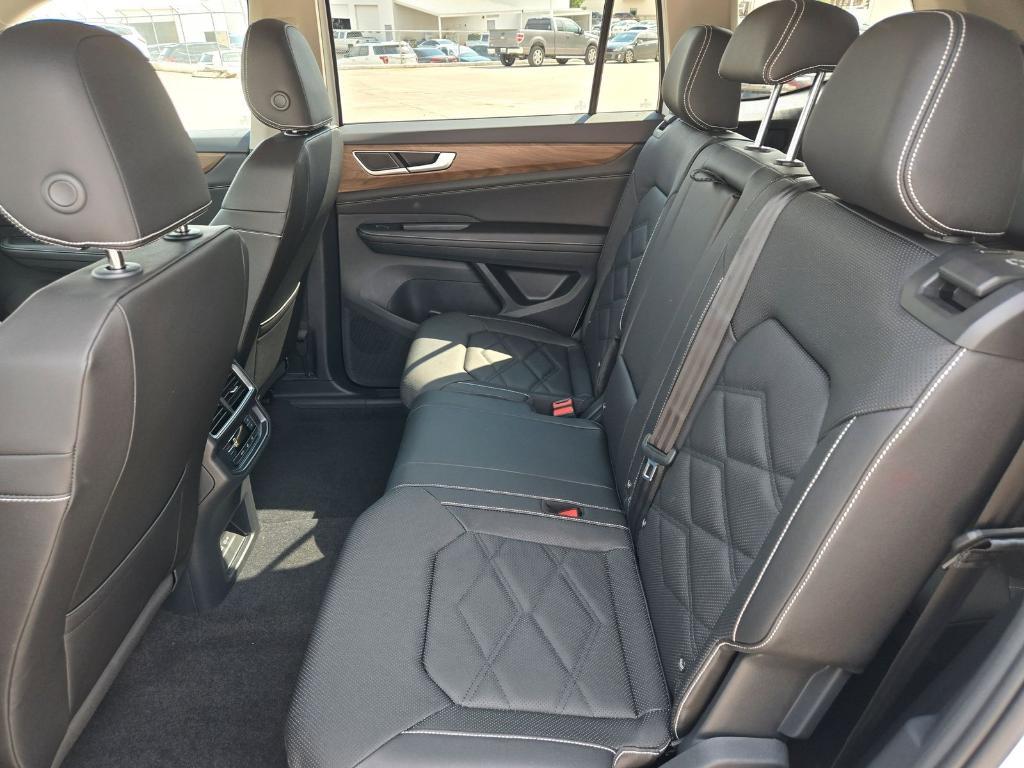 new 2025 Volkswagen Atlas car, priced at $36,722