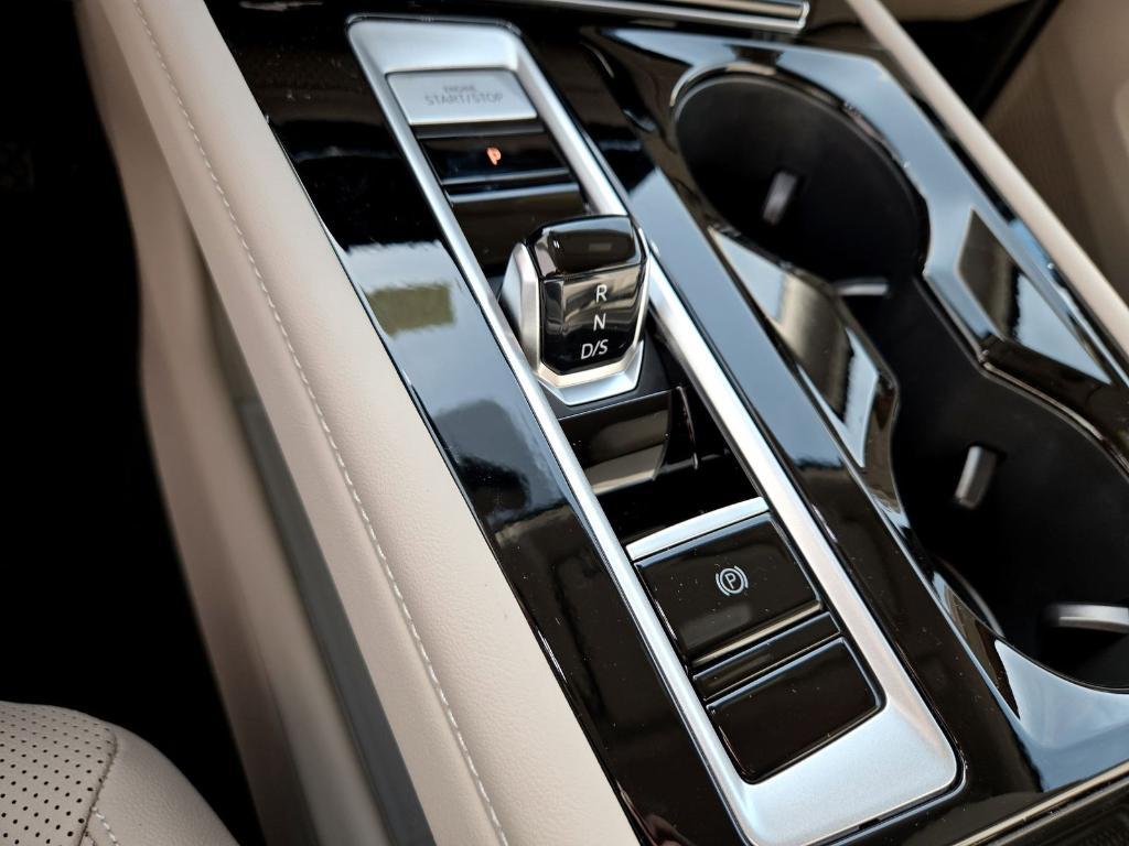 new 2025 Volkswagen Atlas car, priced at $41,158