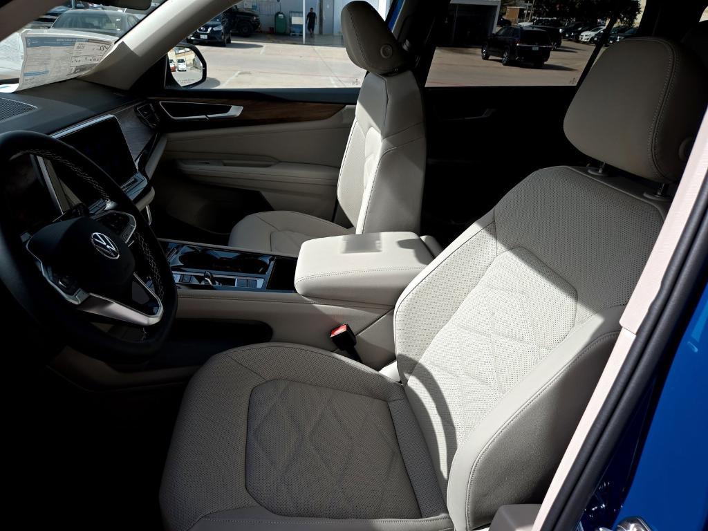 new 2025 Volkswagen Atlas car, priced at $41,158
