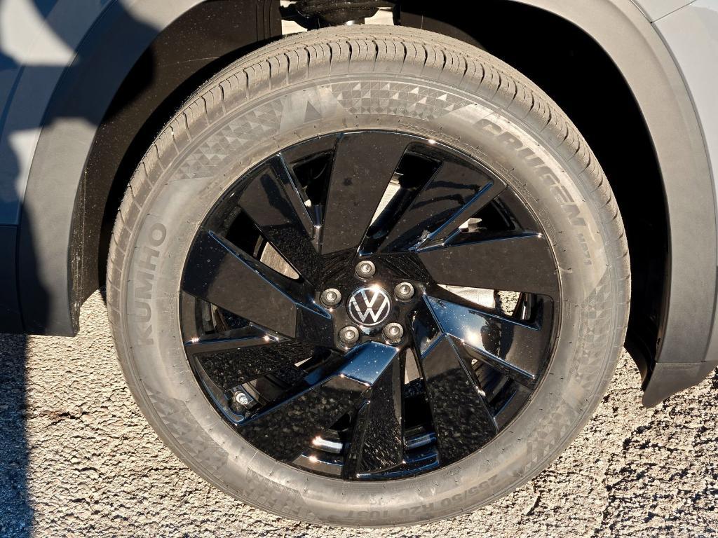 new 2026 Volkswagen Atlas car, priced at $45,971