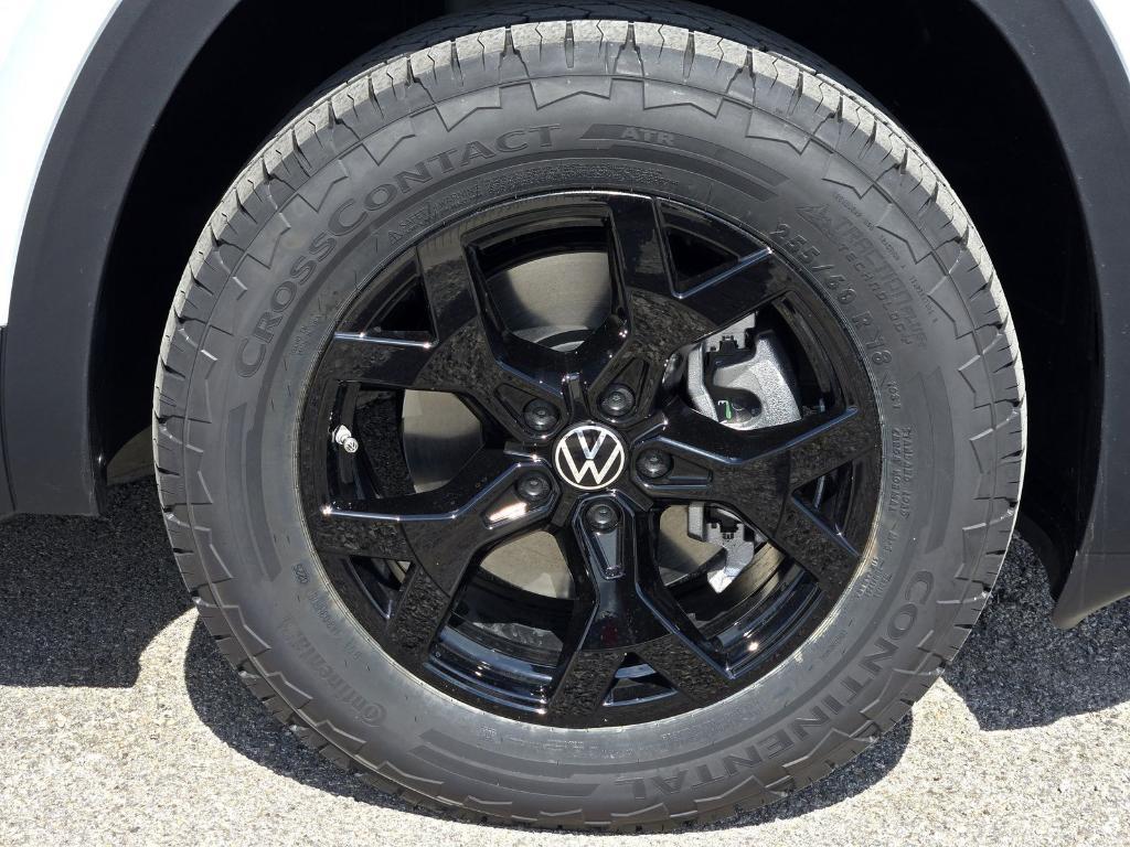 new 2025 Volkswagen Atlas car, priced at $45,153