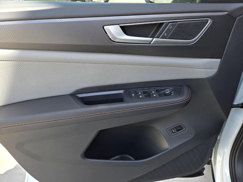 new 2025 Volkswagen Atlas car, priced at $45,153