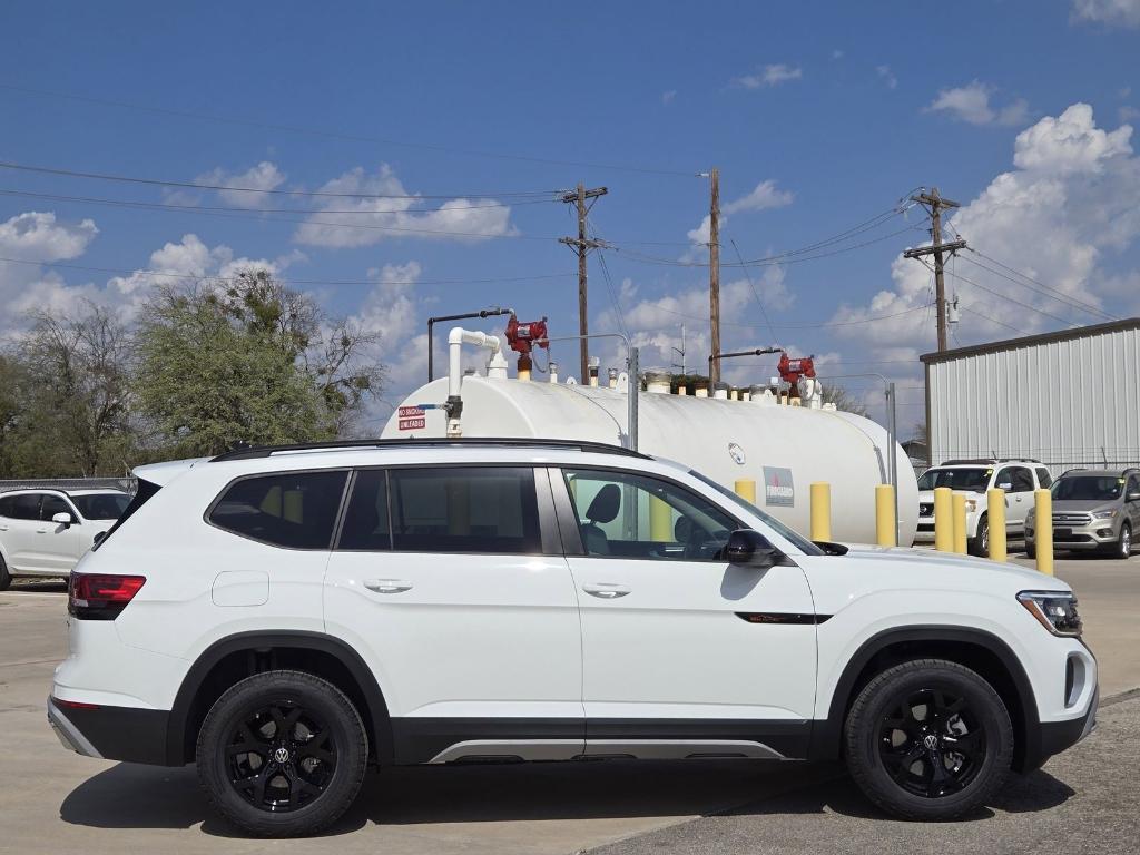 new 2025 Volkswagen Atlas car, priced at $45,153