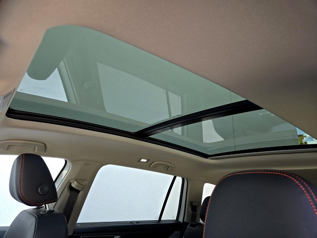 new 2025 Volkswagen Atlas car, priced at $45,153
