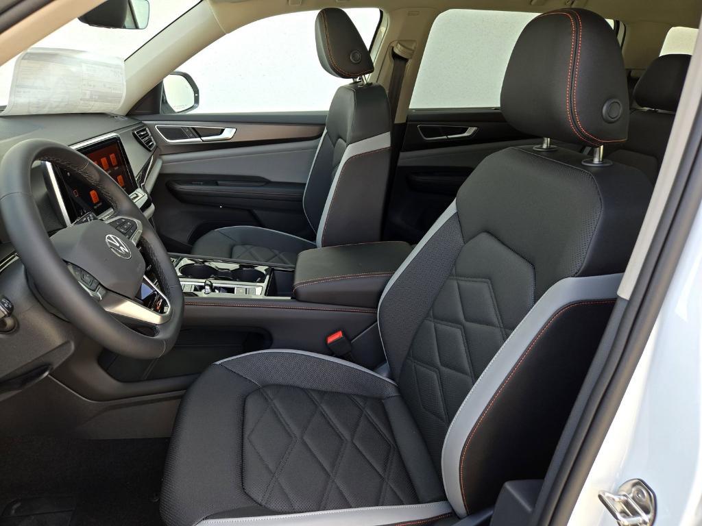new 2025 Volkswagen Atlas car, priced at $45,153