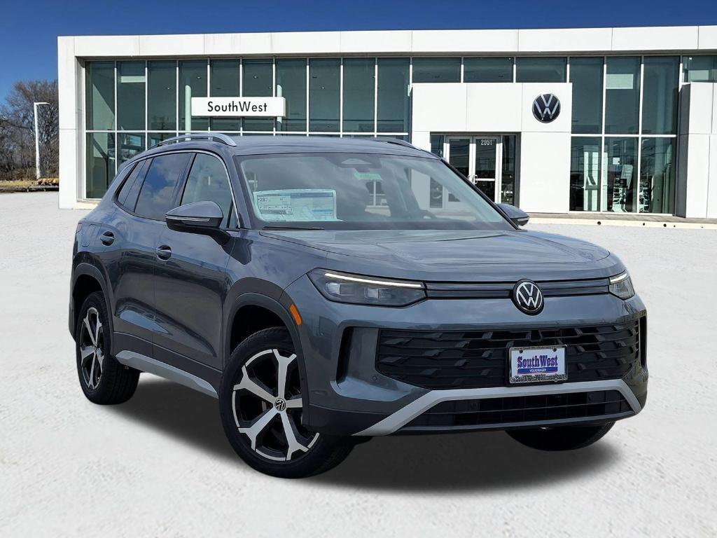 new 2025 Volkswagen Tiguan car, priced at $34,001