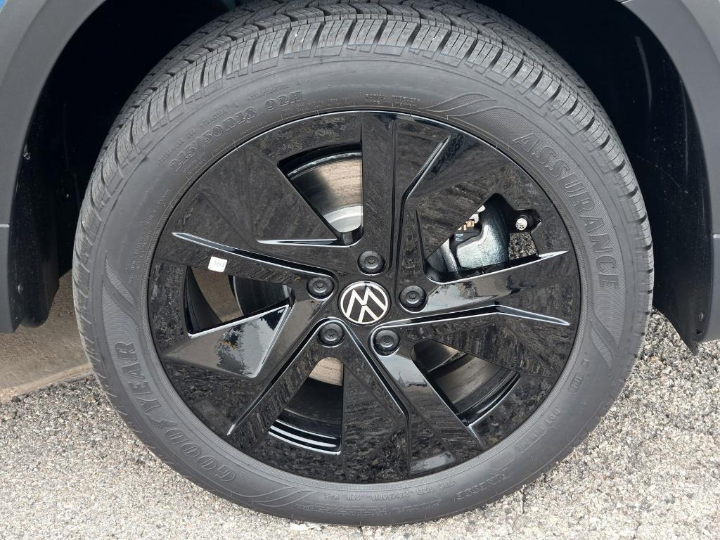 new 2025 Volkswagen Taos car, priced at $29,933