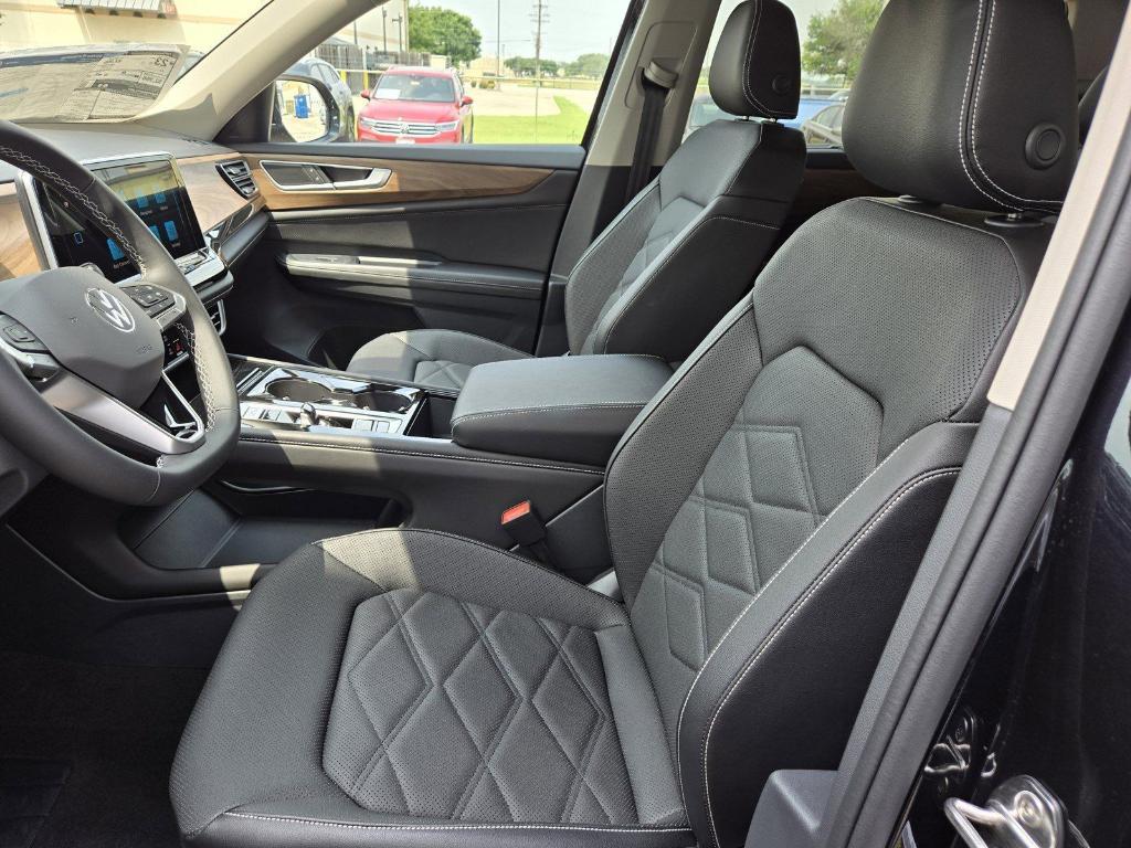 new 2024 Volkswagen Atlas car, priced at $39,869