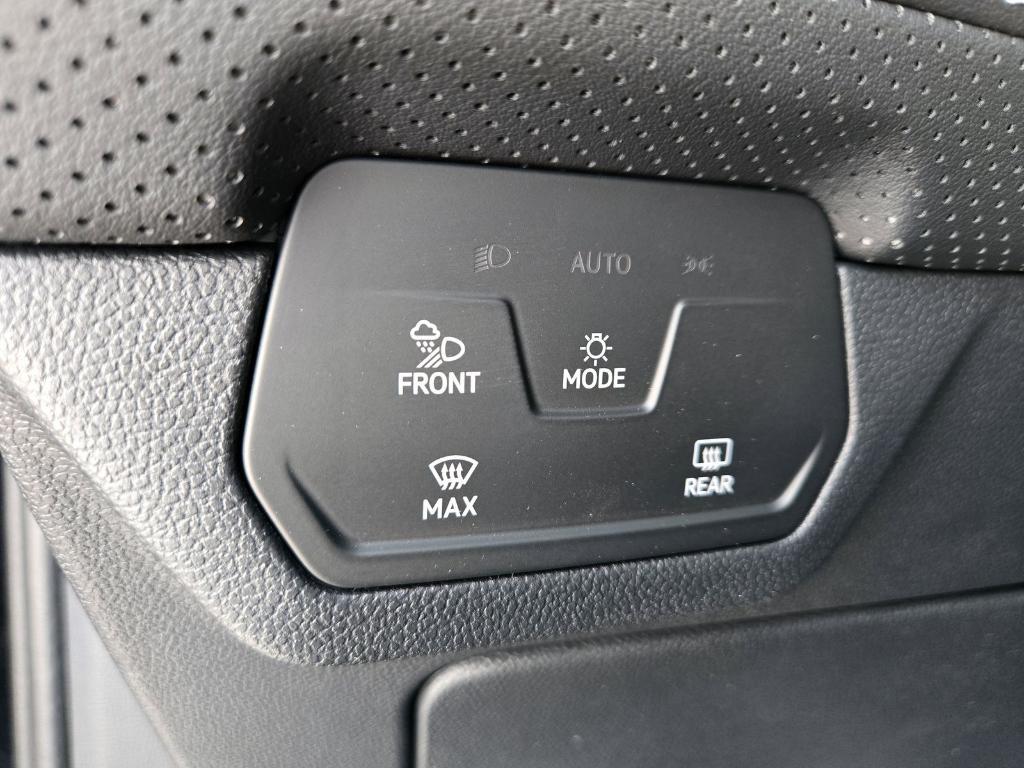 new 2025 Volkswagen Atlas car, priced at $40,556