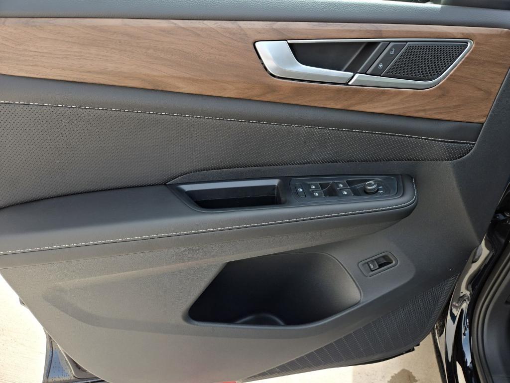 new 2025 Volkswagen Atlas car, priced at $40,556