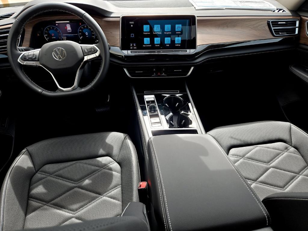 new 2025 Volkswagen Atlas car, priced at $40,556