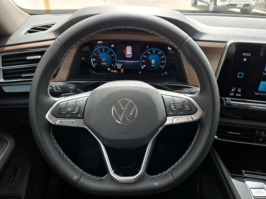 new 2025 Volkswagen Atlas car, priced at $40,556