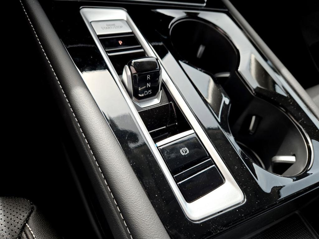 new 2025 Volkswagen Atlas car, priced at $40,556