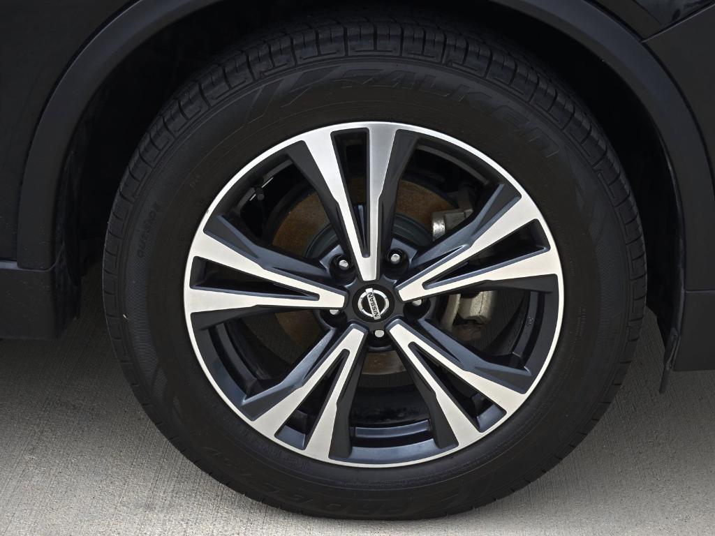 used 2018 Nissan Rogue car, priced at $13,501