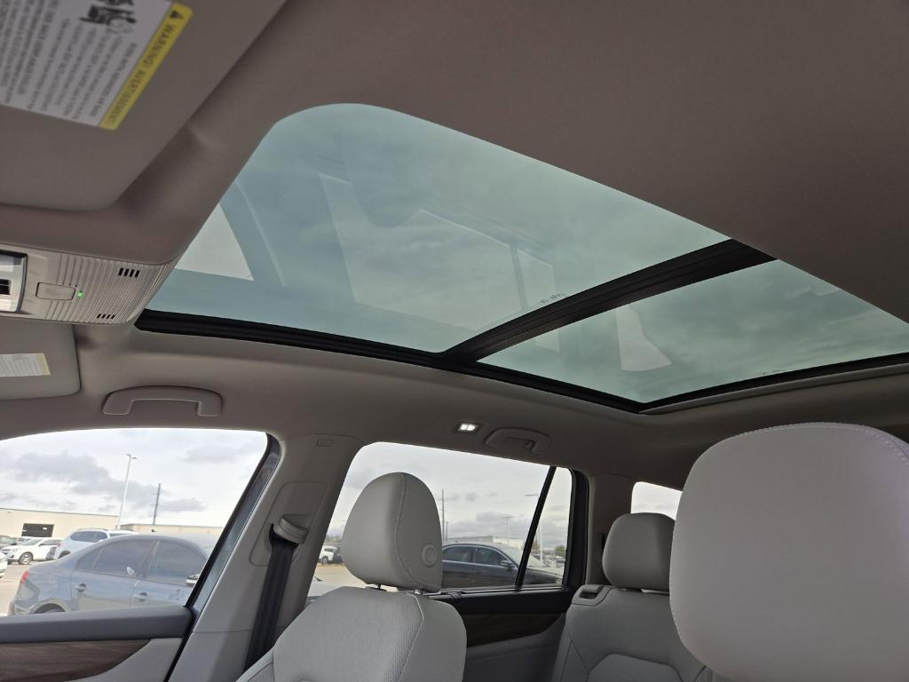 new 2025 Volkswagen Atlas car, priced at $42,715