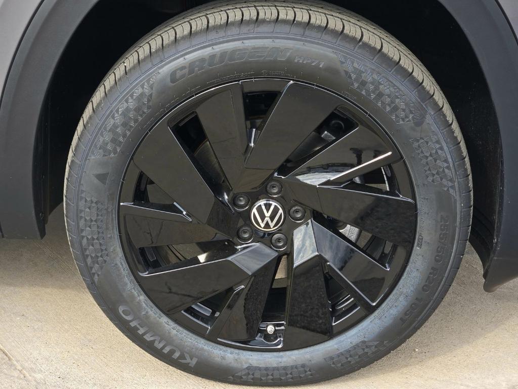 new 2025 Volkswagen Atlas car, priced at $42,715