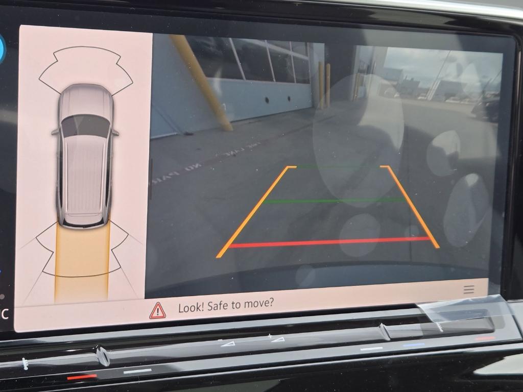 new 2025 Volkswagen Atlas car, priced at $42,715