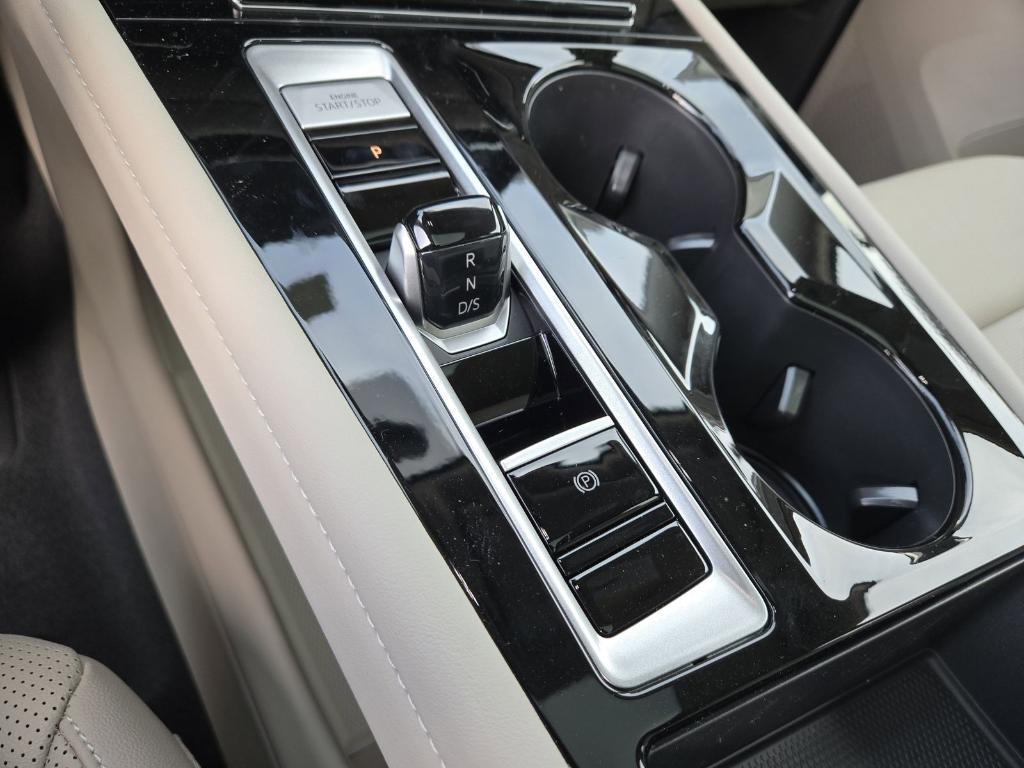 new 2025 Volkswagen Atlas car, priced at $42,715