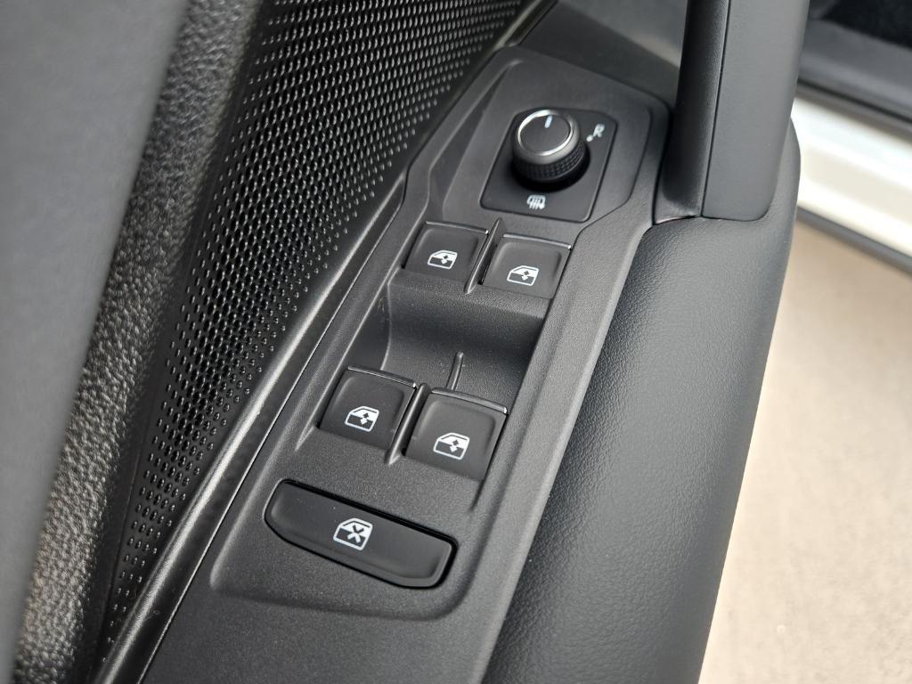 new 2025 Volkswagen Tiguan car, priced at $31,396
