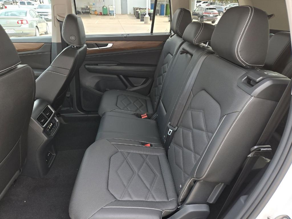 new 2025 Volkswagen Atlas car, priced at $40,556