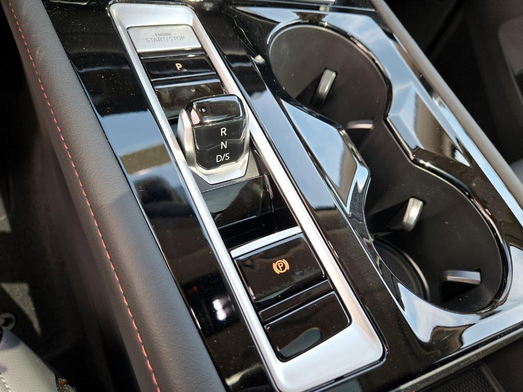 new 2025 Volkswagen Atlas car, priced at $44,078