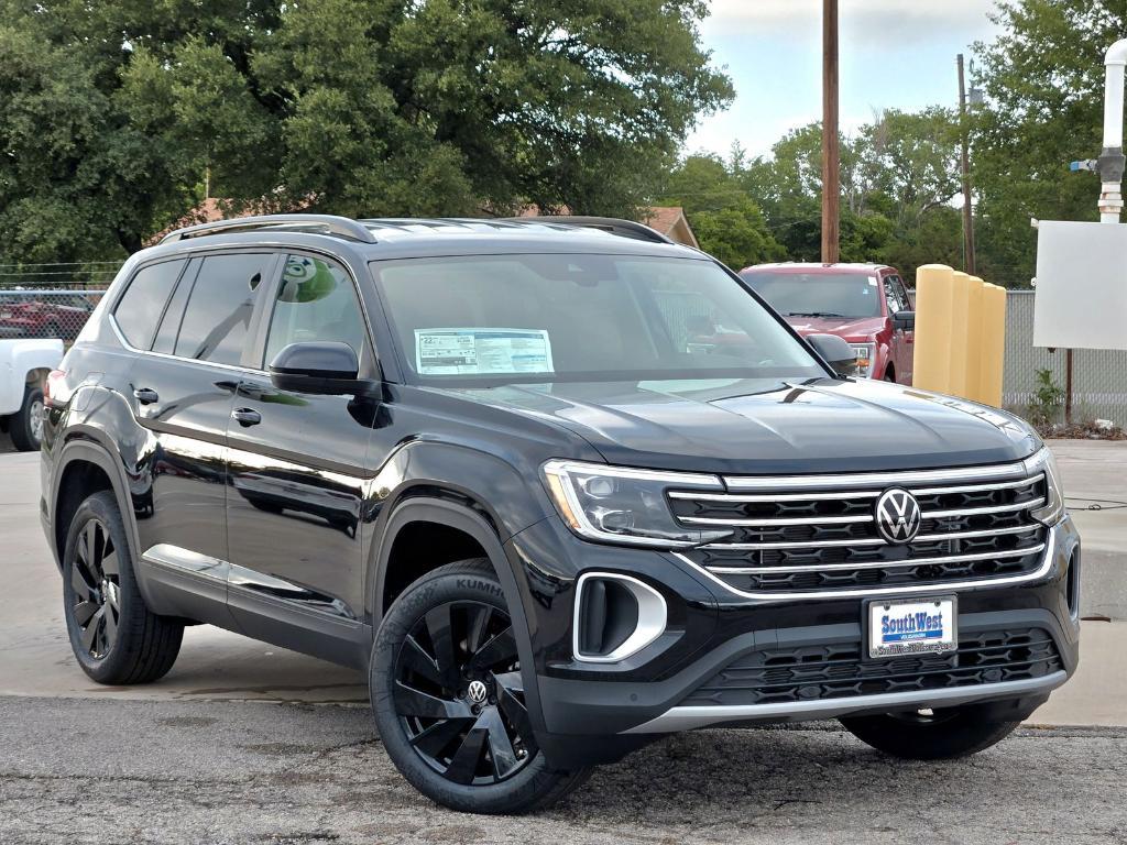 new 2025 Volkswagen Atlas car, priced at $40,556
