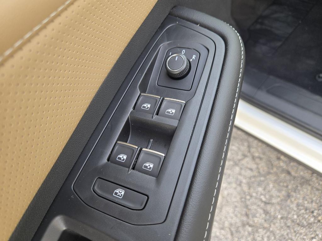 new 2026 Volkswagen Atlas Cross Sport car, priced at $38,868