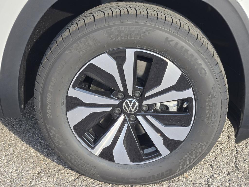 new 2026 Volkswagen Atlas Cross Sport car, priced at $38,868