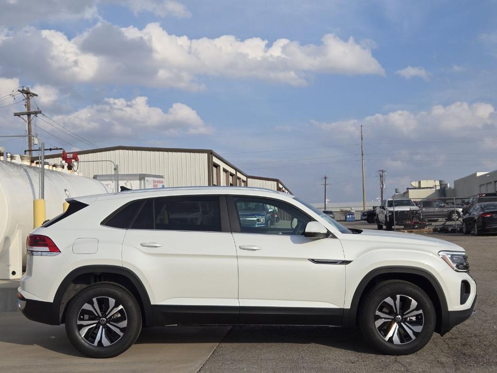 new 2026 Volkswagen Atlas Cross Sport car, priced at $38,868