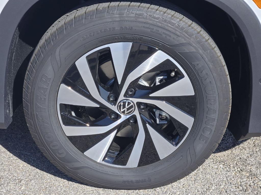 new 2026 Volkswagen Tiguan car, priced at $30,599