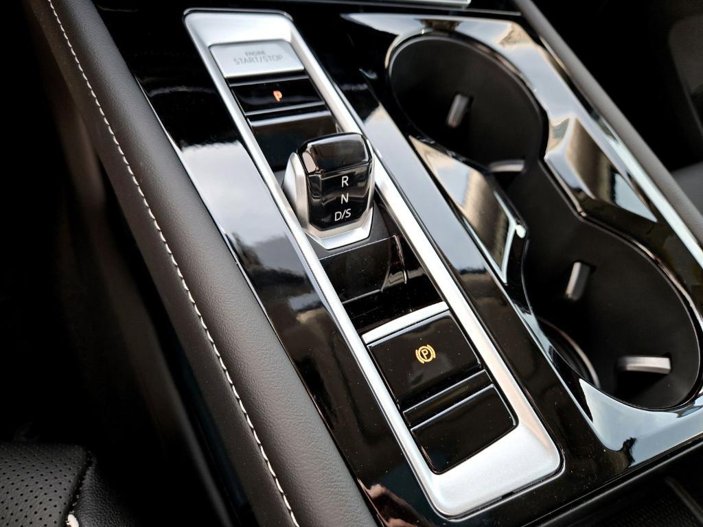 new 2025 Volkswagen Atlas car, priced at $50,360