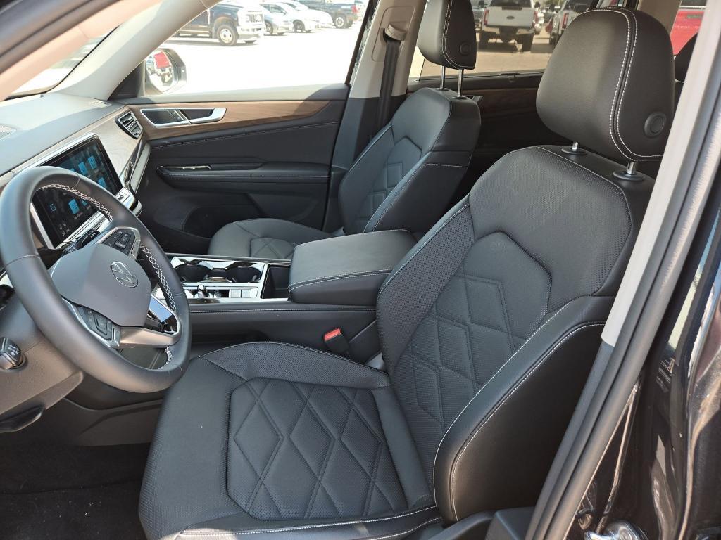 new 2024 Volkswagen Atlas car, priced at $36,964