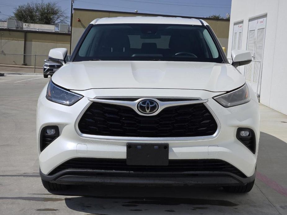 used 2021 Toyota Highlander car, priced at $26,428