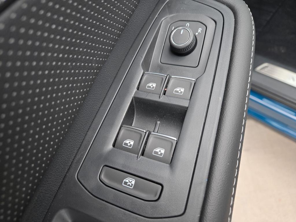 new 2025 Volkswagen Atlas car, priced at $41,605