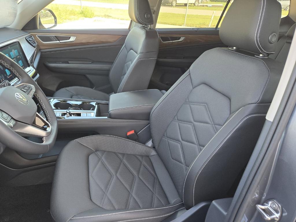 new 2025 Volkswagen Atlas car, priced at $41,458