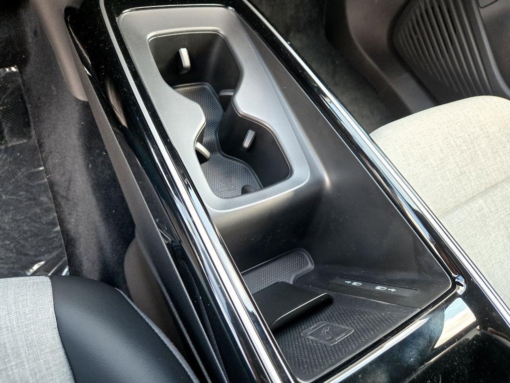 new 2025 Volkswagen ID.4 car, priced at $37,224