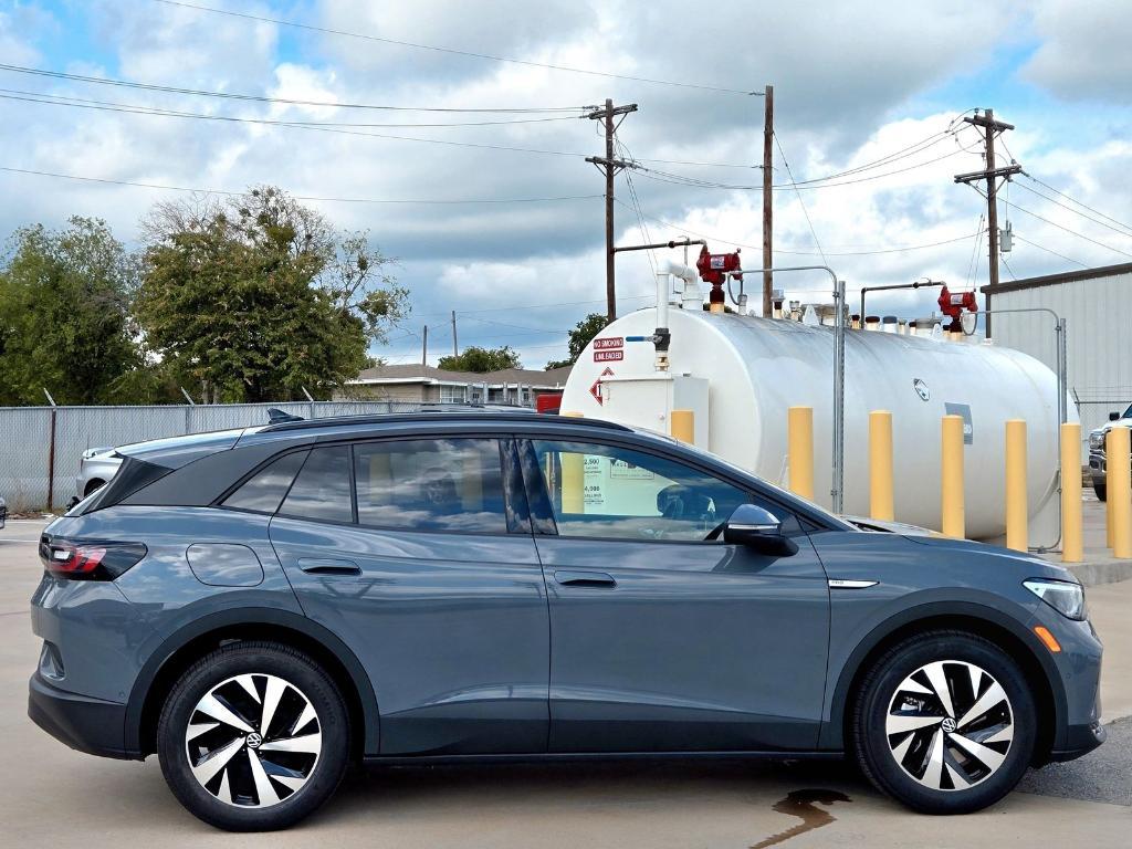new 2025 Volkswagen ID.4 car, priced at $37,224