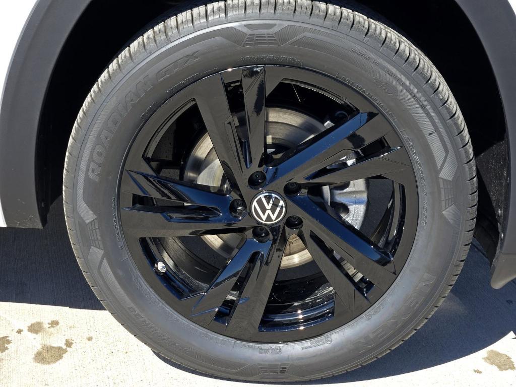 new 2025 Volkswagen Atlas Cross Sport car, priced at $48,854