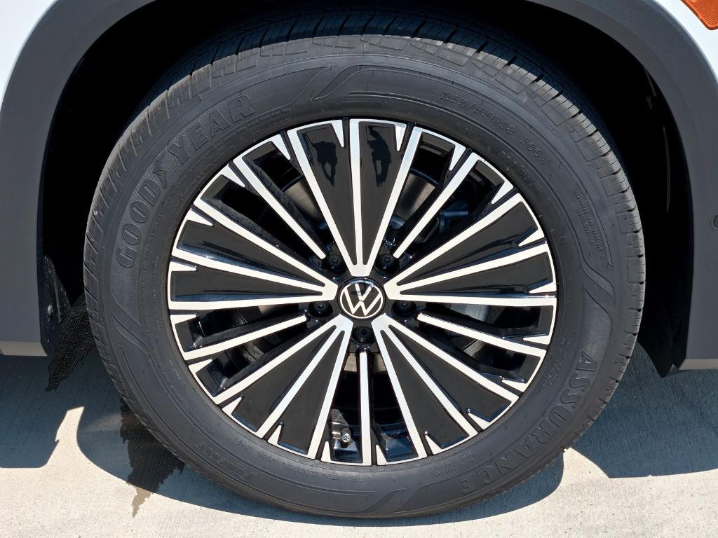 new 2025 Volkswagen Tiguan car, priced at $29,258