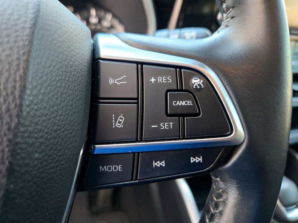 used 2021 Toyota Highlander car, priced at $22,594