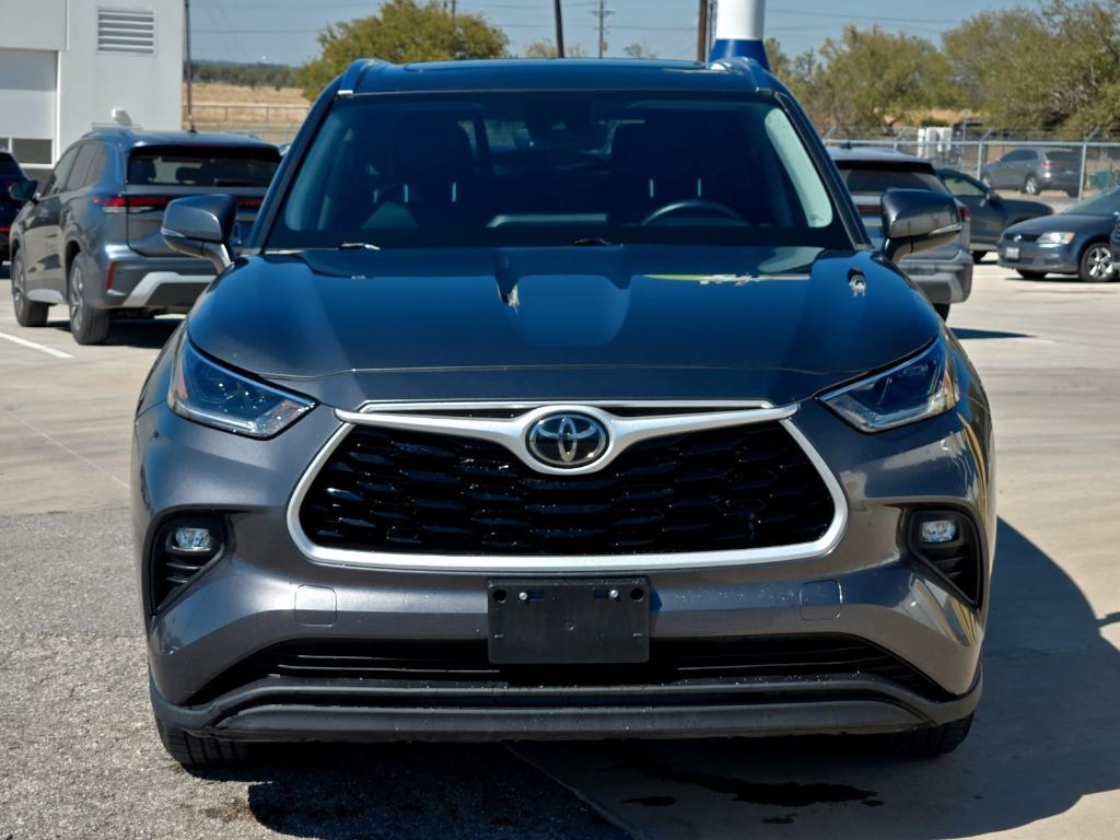 used 2021 Toyota Highlander car, priced at $22,594