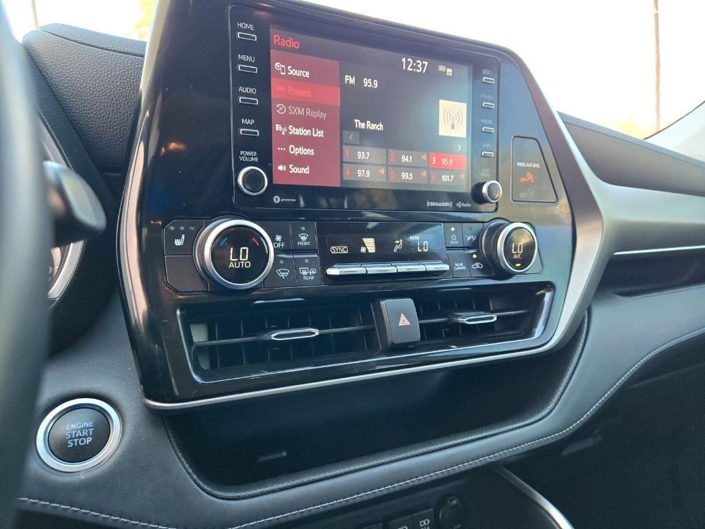 used 2021 Toyota Highlander car, priced at $22,594